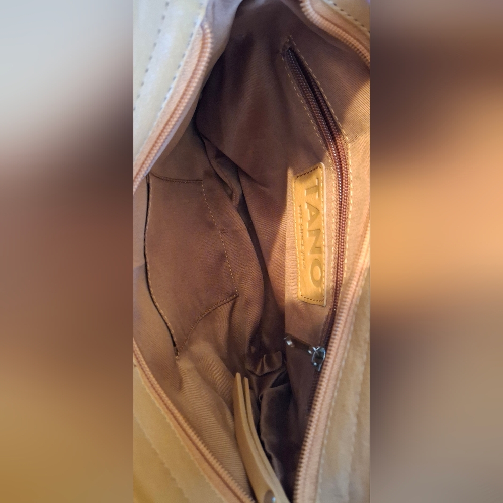 Tano Leather Crossbody Bag NEW - Picture 8 of 12